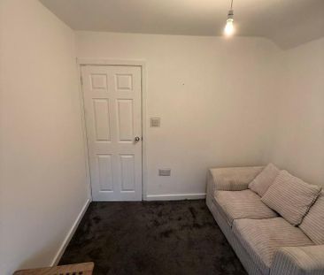 3 bedroom end of terrace house to rent - Photo 6