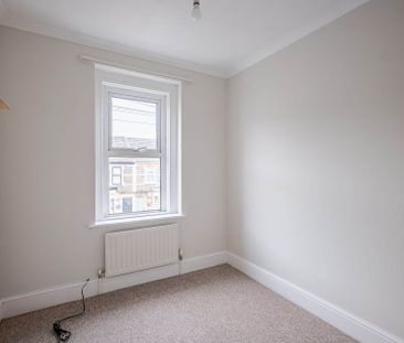 Coronation Avenue - Photo 3