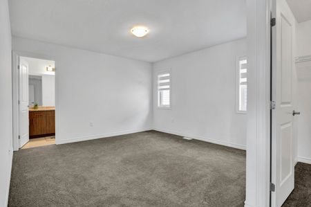 For Lease - 183 Longboat Run, Brantford, Ontario - Photo 3