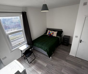 Large Ensuite Room - Room 4 - Church Way - Town Center - Photo 1