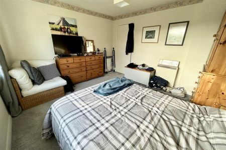 2 bedroom flat to rent - Photo 3