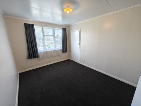 Fully Refurbished Family Home - Photo 3