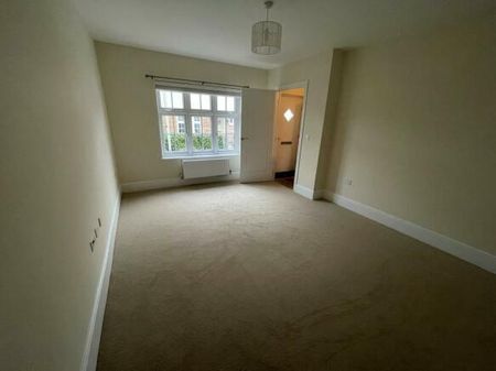 4 bedroom semi-detached house to rent - Photo 3
