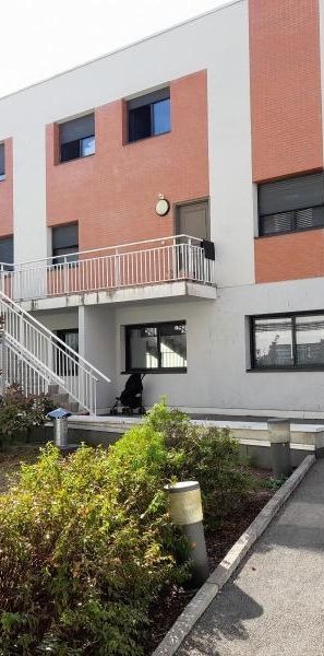 Location Appartement 4 pièces 88m² DIJON 21000 - Photo 2