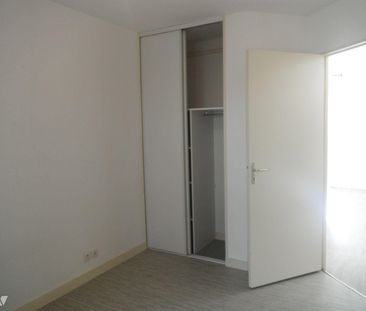 PACE, avenue Pinault, un appartement de type 2 situé au rez-de-chau... - Photo 2