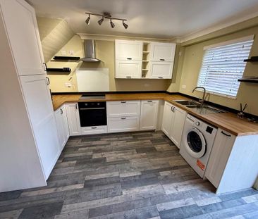 3 bedroom terraced house to rent - Photo 6