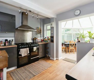 2 Bed Semi-Detached House, Pineapple Road, B30 - Photo 4