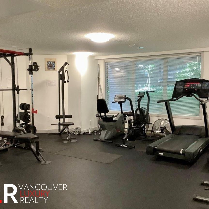 Condo in Downtown Vancouver, BC - Photo 1