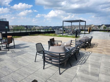 For Lease - 395 Dundas Street Unit# 114, Oakville, Ontario - Photo 2