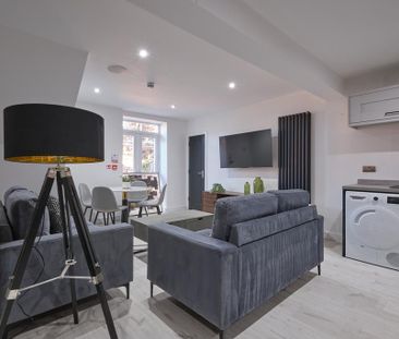 6 bedroom terraced house to rent - Photo 3