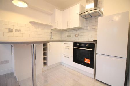 Varsity Drive, Twickenham - Photo 4