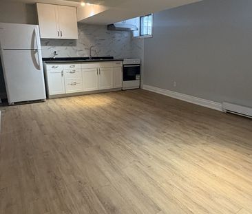 For Lease - 8 Thorncliffe Avenue Unit# 102, Toronto, Ontario - Photo 1