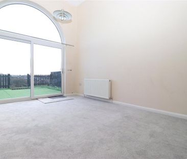 2 bedroom end of terrace house to rent - Photo 1