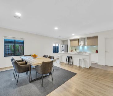 East-Facing Elegant Family Living – Walk to Train Station & Shoppin... - Photo 5