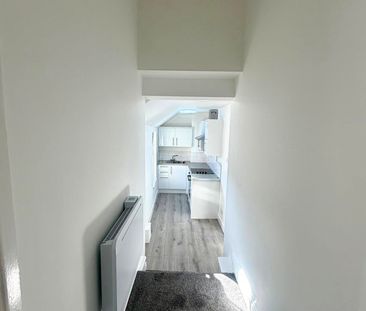 £750 PCM (Water Bills Included), Newly Refurbished First Floor Stud... - Photo 5