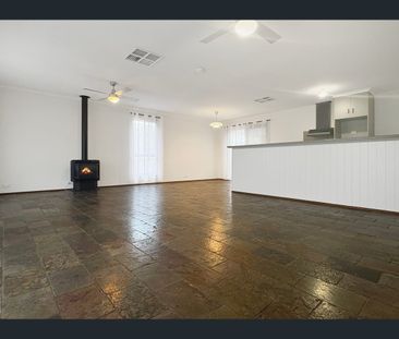 15 Cargo court, Seaford Rise, SA 5169 - Photo 4
