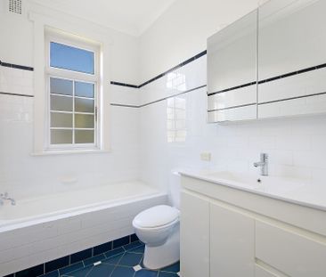 Character Home with North Facing Garden - Photo 4