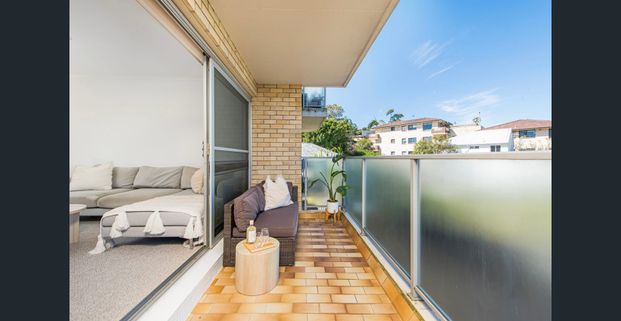 Oversized with Expansive district views - Photo 1