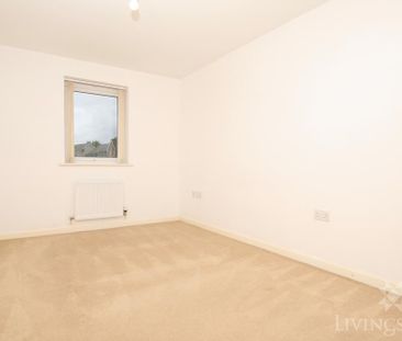 2 bedroom triplex to rent - Photo 3