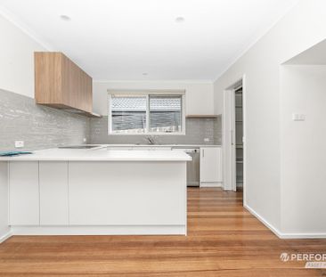 7 Florence Avenue, Ringwood North VIC 3134 - House For Rent | Domain - Photo 3