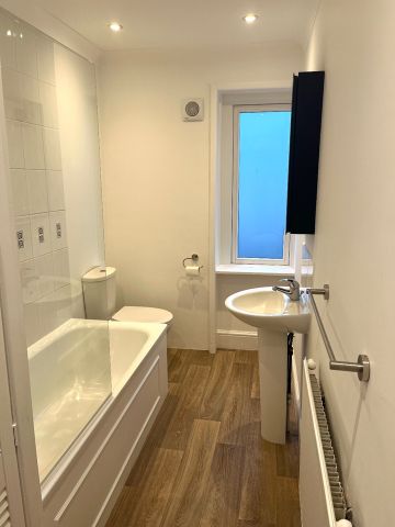 1 Bed Flat, Montpelier Road, BN1 - Photo 4