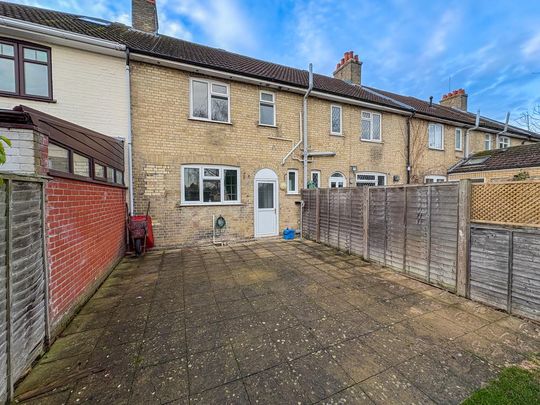 3 bedroom terraced house to rent - Photo 1