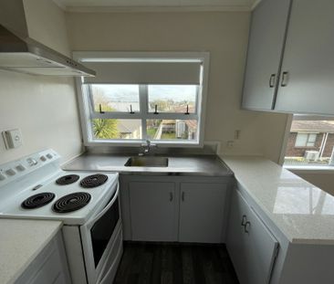 Easy Living on East St - Photo 3