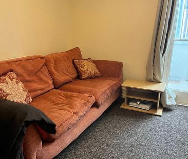 4 bedroom terraced house to rent - Photo 1