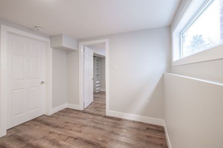 For Lease - 31 Finlay Road, Barrie, Ontario - Photo 4