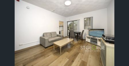 Stylish Apartment Opposite Penshurst Park - Photo 2