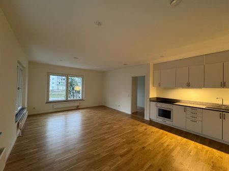 Jaktfalksgatan 1 - Photo 2