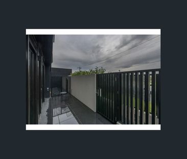 Fully-Furnished One-Bedroom One Study Apt in the Centre of Box Hill - Photo 5