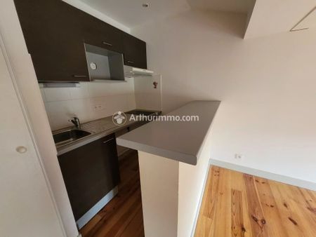 Location Appartement 2 pièces 35 m2 à Saint-Jean-d'Angély - Photo 2