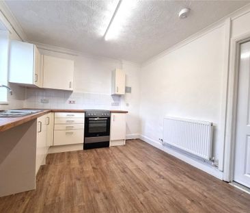 3 bedroom semi-detached house to rent - Photo 4