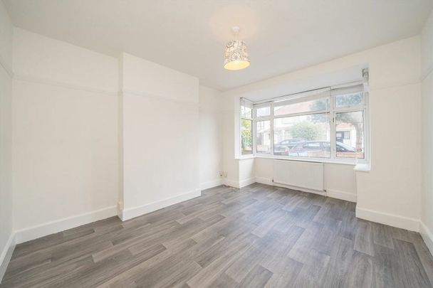 Russell Road, Twickenham, TW2 - Photo 1