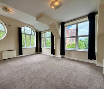 Flat to rent on - Photo 1