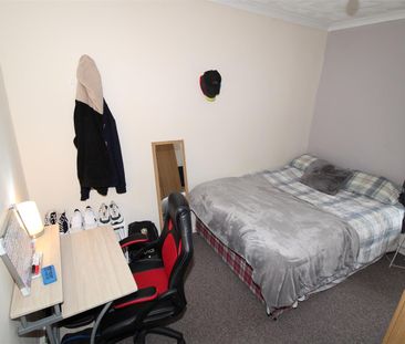 Room For Rent Queen Street, Pontypridd - Photo 2