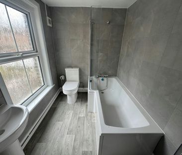 Terraced House to rent on - Photo 2