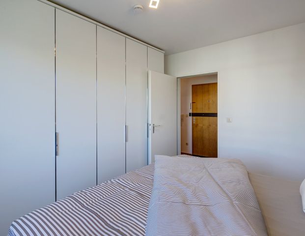 Bright furnished 2-room apartment in Moosach - Photo 1