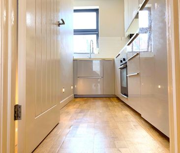 1 Bed Flat, High Street, CR7 - Photo 3