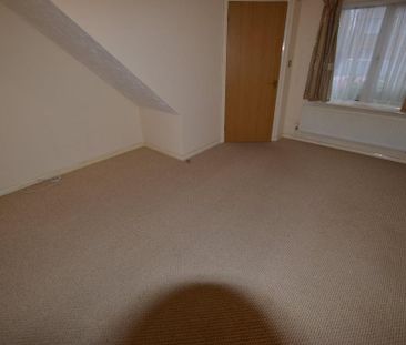 2 bedroom end of terrace house to rent - Photo 4