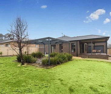 Modern Family Home in Sought-After Strathfieldsaye - Photo 3