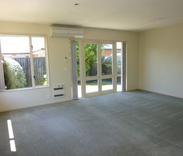 Rear Sunny 3 bedroom Townhouse - Photo 2