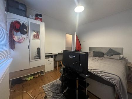 4 bedroom house to rent - Photo 3