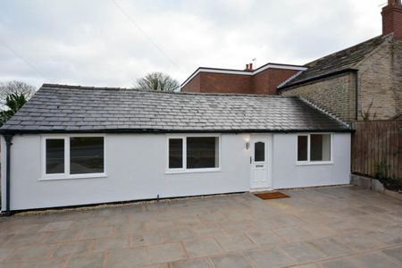 2 bed Bungalow - Semi Detached for Rent - Photo 4