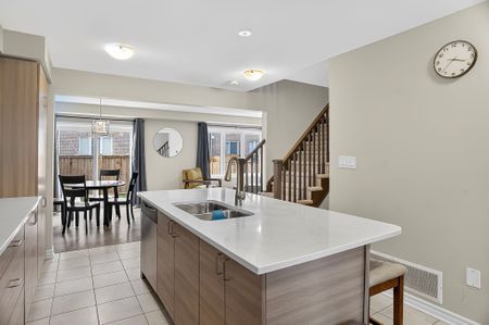 For Lease - 78 Hatt Court, Milton, Ontario - Photo 3