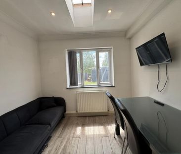Burgess Avenue, London, NW9 - Photo 4