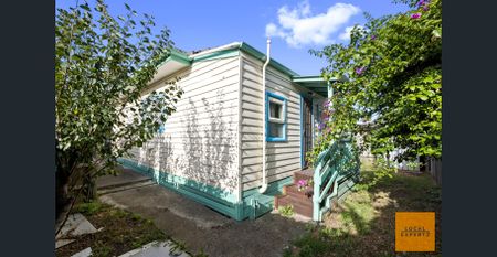 3 Bedroom Unit in a Great Location - Photo 2