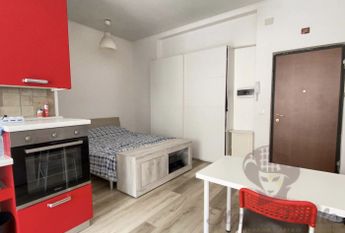 Студия возле метро Affori centro