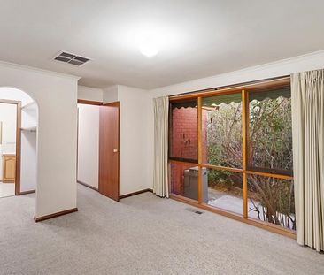 3/4 Arden Crescent, Rosanna - Photo 2